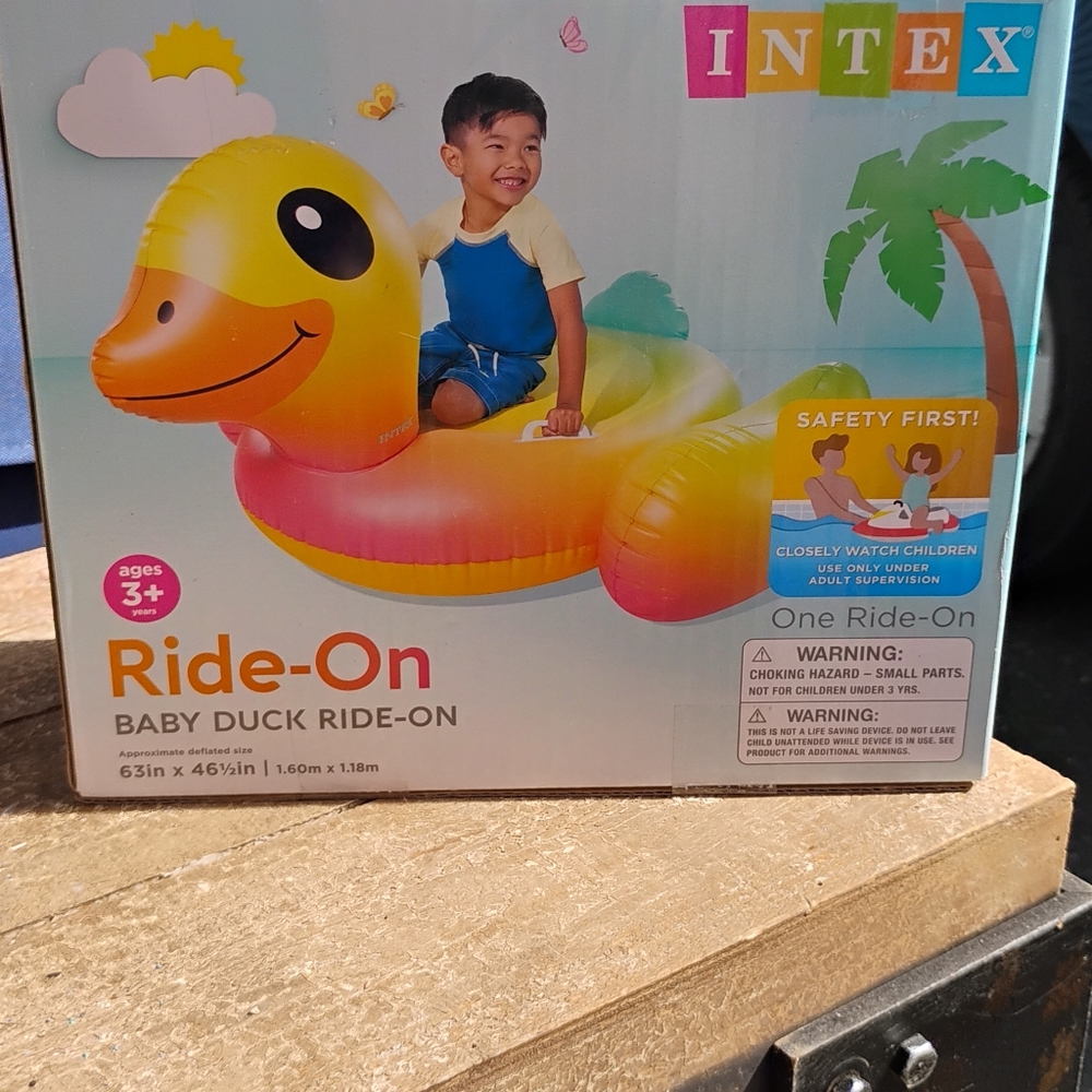 Yellow Duck Ride-On for Kids NIB Extra Large Pool Float